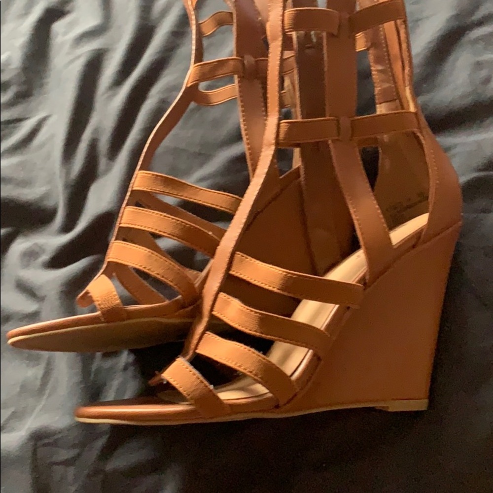 Sandals - Picture 3 of 3